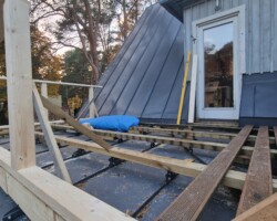 Veranda katusele rõdu ehit. Veranda katusele rõdu ehit.
